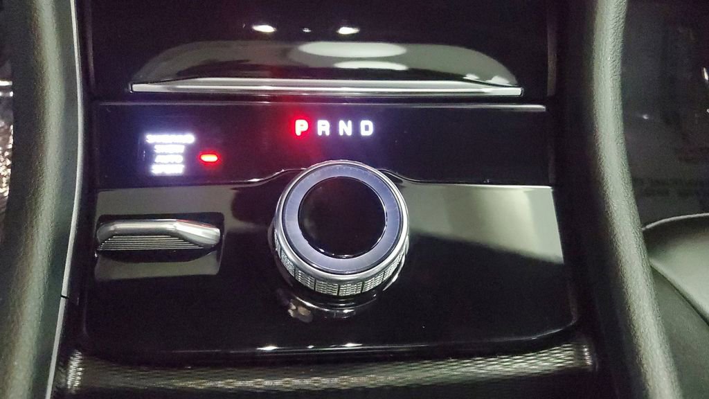 Used 2024 Jeep Grand Cherokee Limited w/ Black Appearance Package image 27