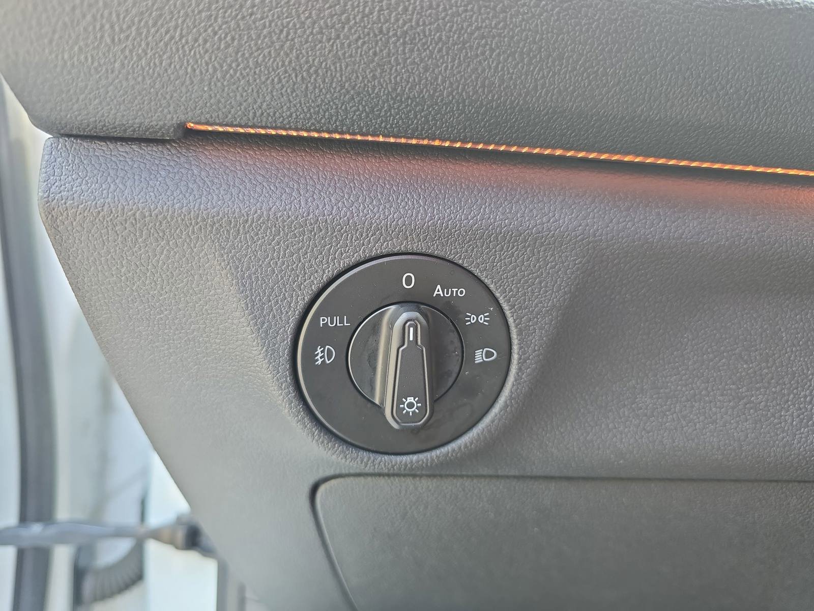 Used 2019 Volkswagen Jetta SEL Premium FWD image 27