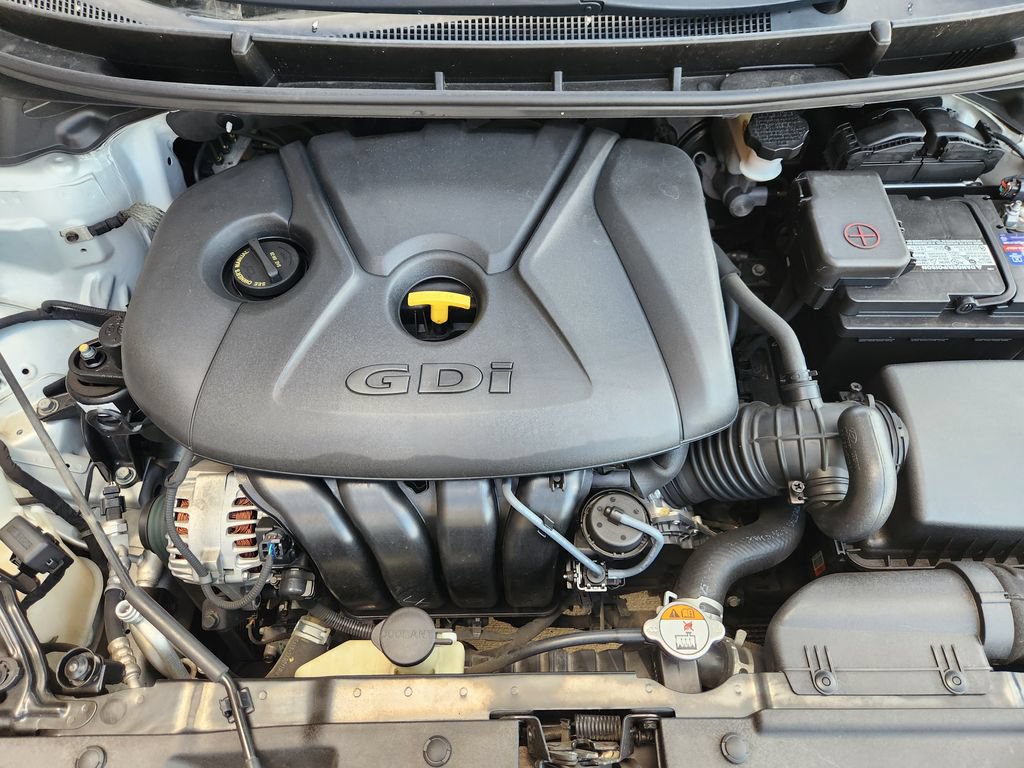 Used 2016 Hyundai Elantra GT FWD image 32