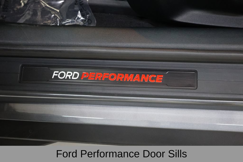 Used 2022 Ford Mustang Shelby GT500 w/ Carbon Fiber Track Pack RWD image 34