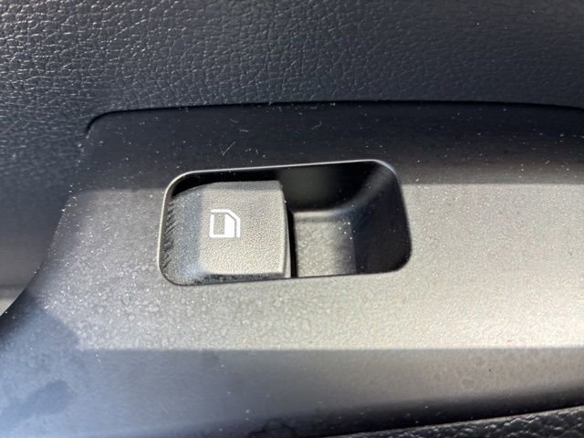 Used 2025 Kia Soul LX FWD image 16