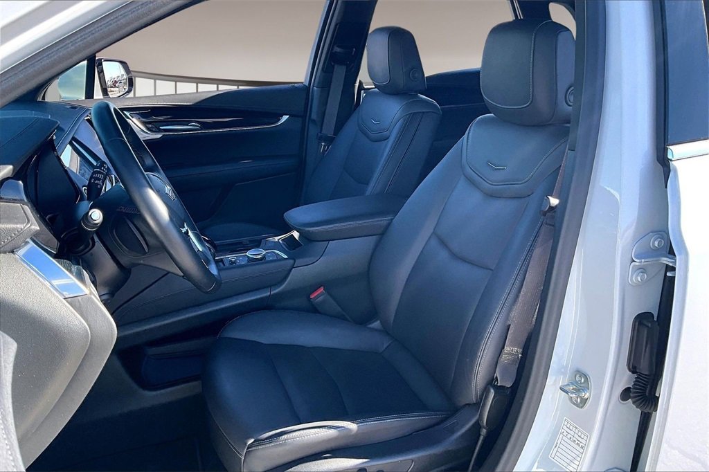 Used 2025 Cadillac XT5 Premium Luxury image 25