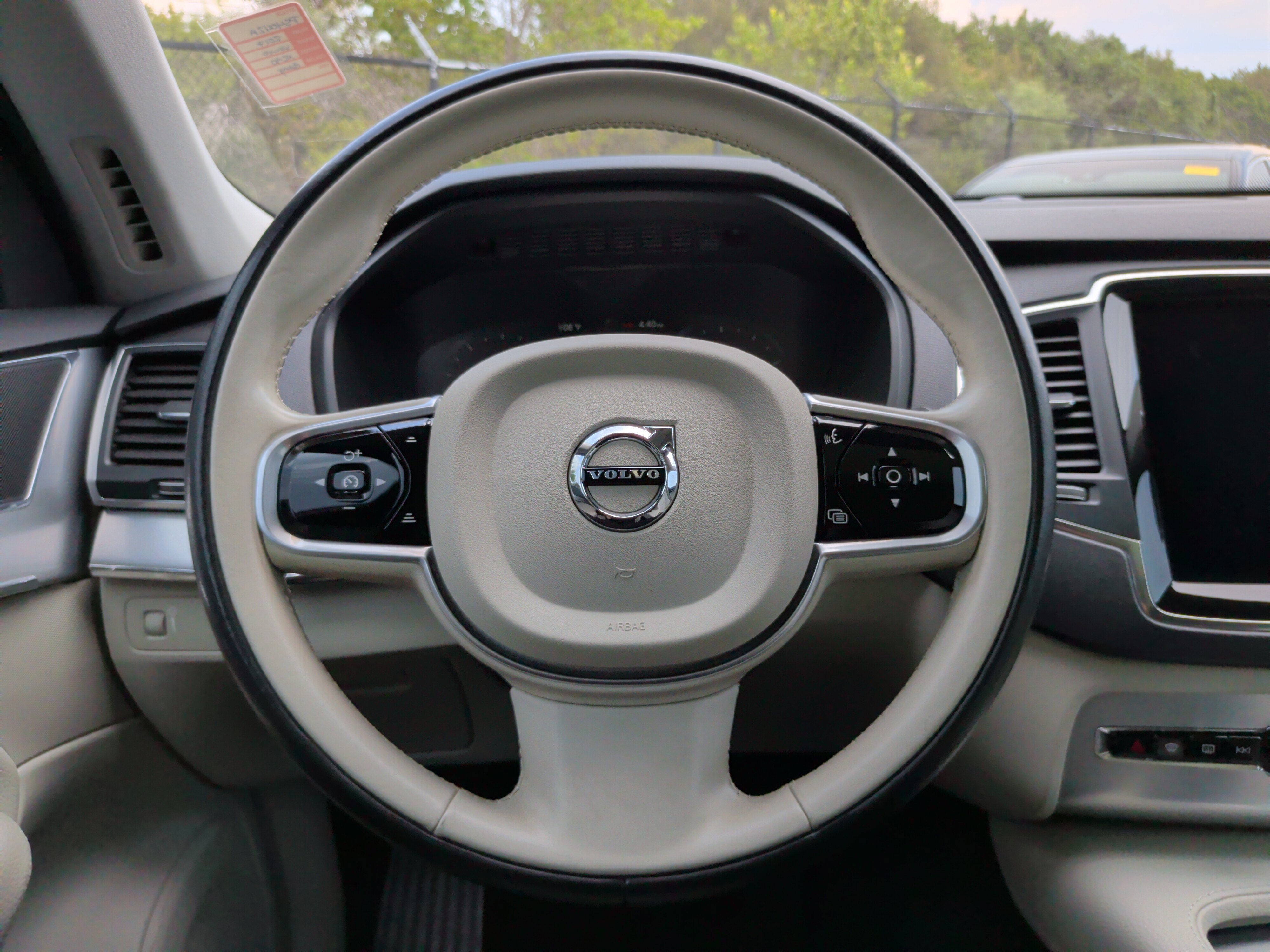 Used 2017 Volvo XC90 T6 Momentum w/ Vision Package AWD/4WD image 21