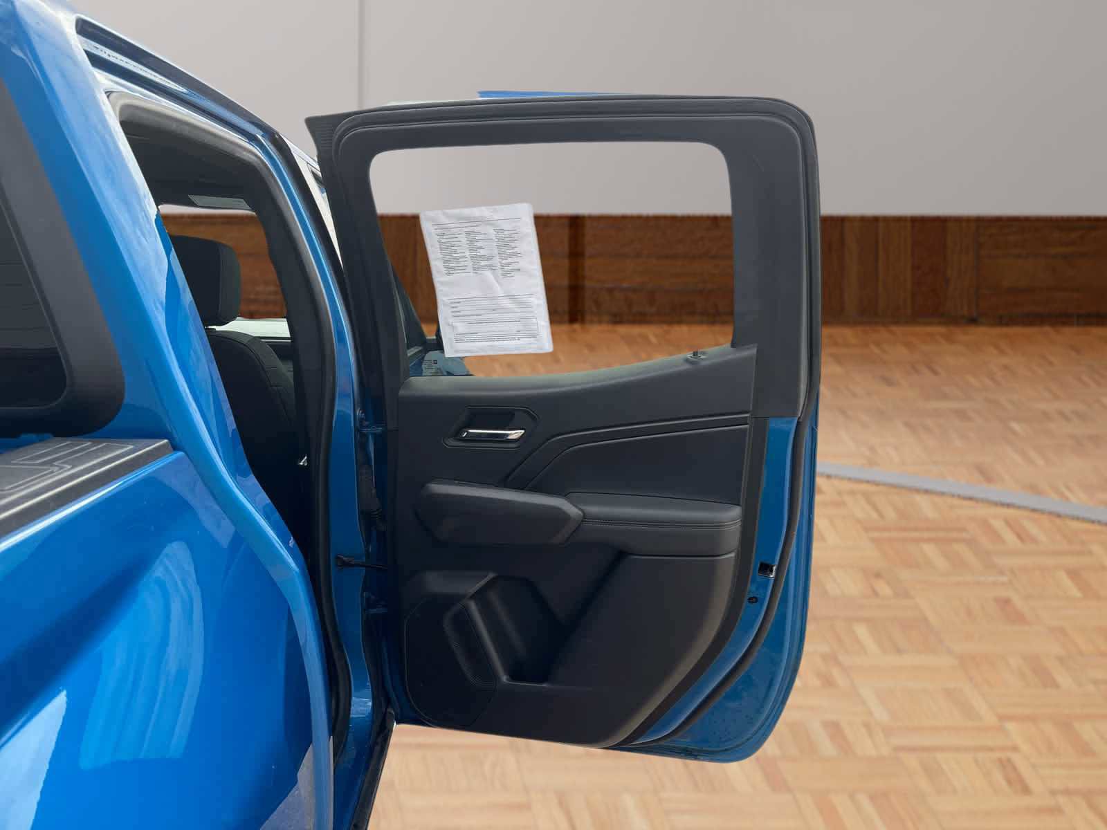 Used 2023 Chevrolet Colorado LT w/ LT Convenience Package II image 13