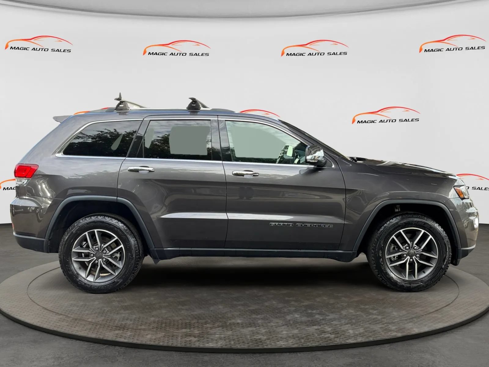Used 2021 Jeep Grand Cherokee Limited w/ Premium Lighting Group AWD/4WD image 6