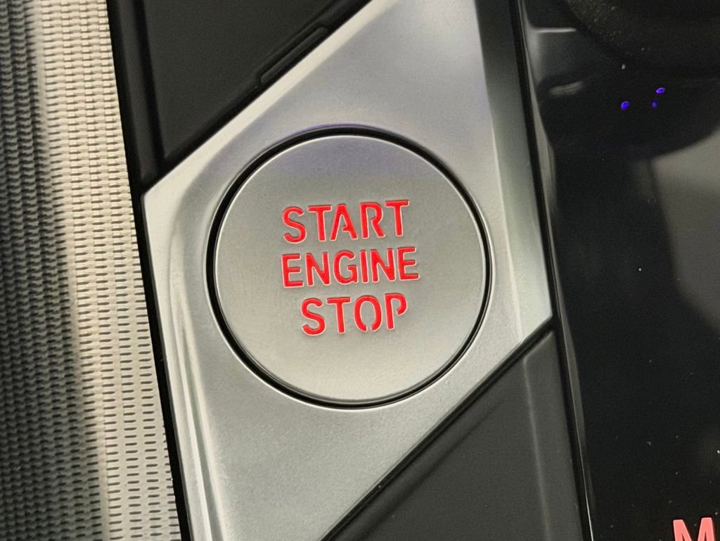 Used 2020 BMW 330i xDrive Sedan w/ M Sport Package image 24