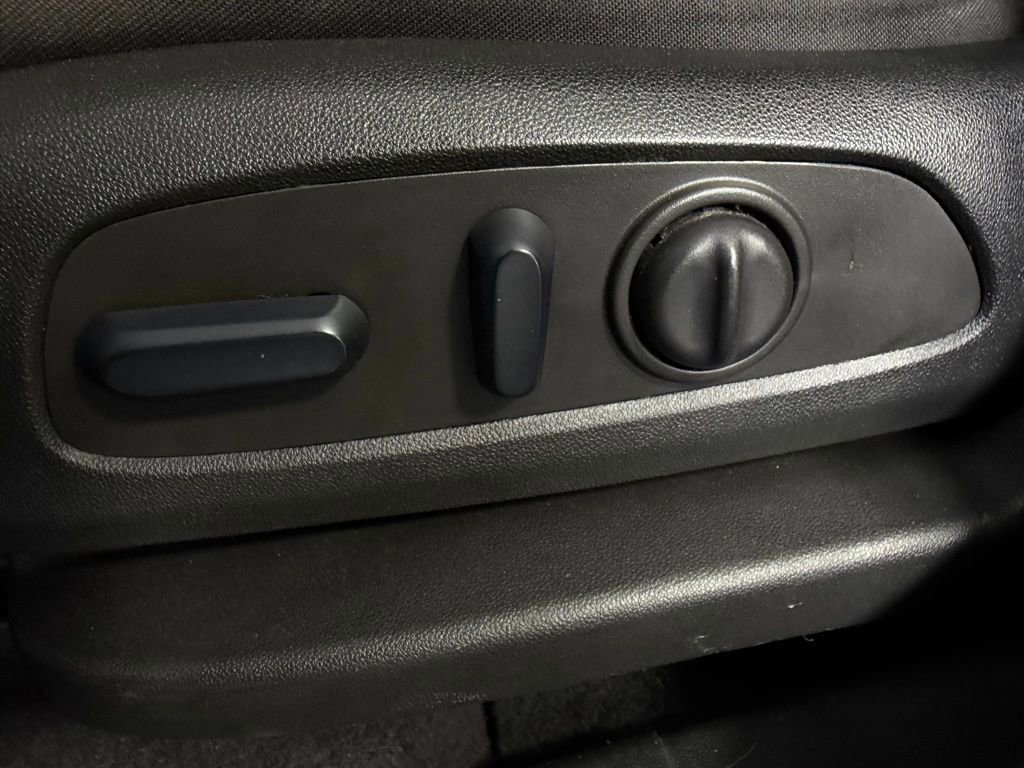 Used 2022 Chevrolet Equinox LT image 25