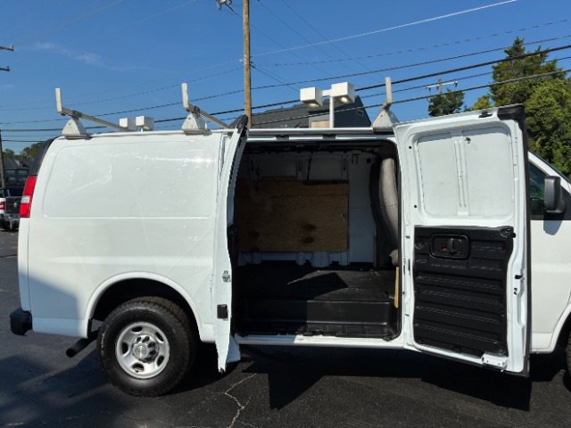 Used 2021 Chevrolet Express 3500 w/ Driver Convenience Package RWD image 12