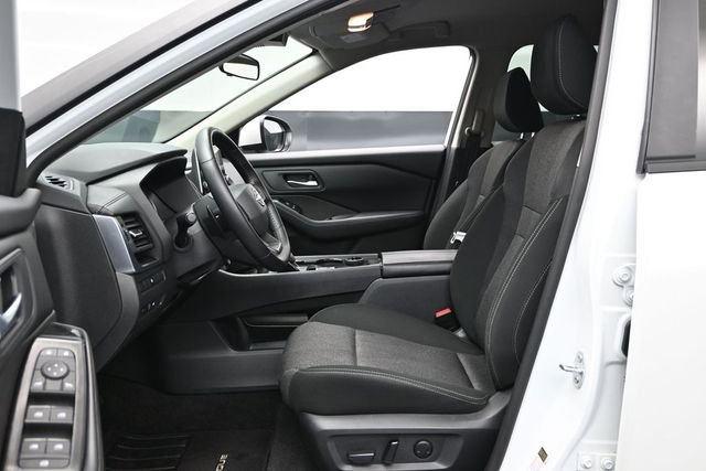 Used 2025 Nissan Rogue SV AWD/4WD image 23