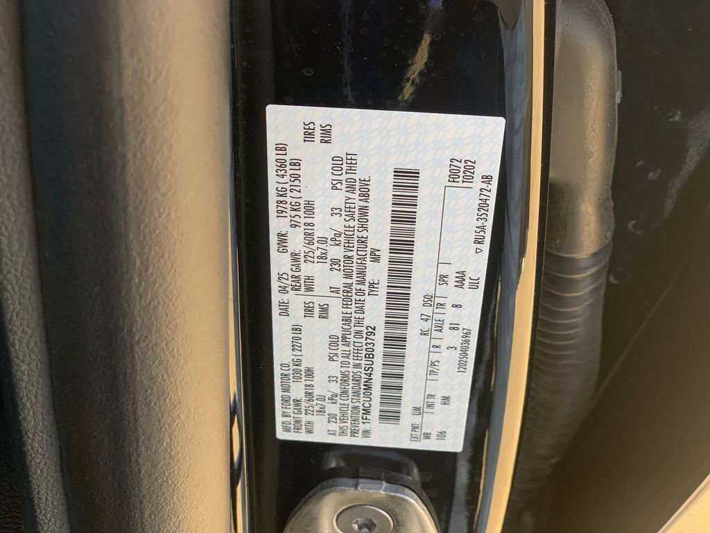 Used 2025 Ford Escape ST-Line image 32