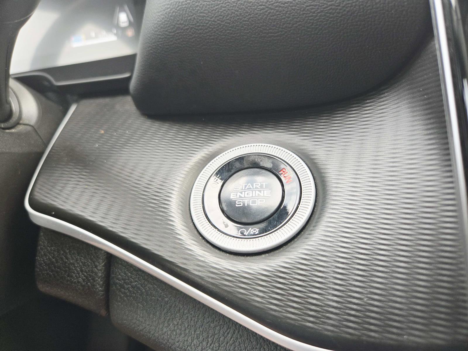 Used 2024 Jeep Grand Cherokee Altitude image 32