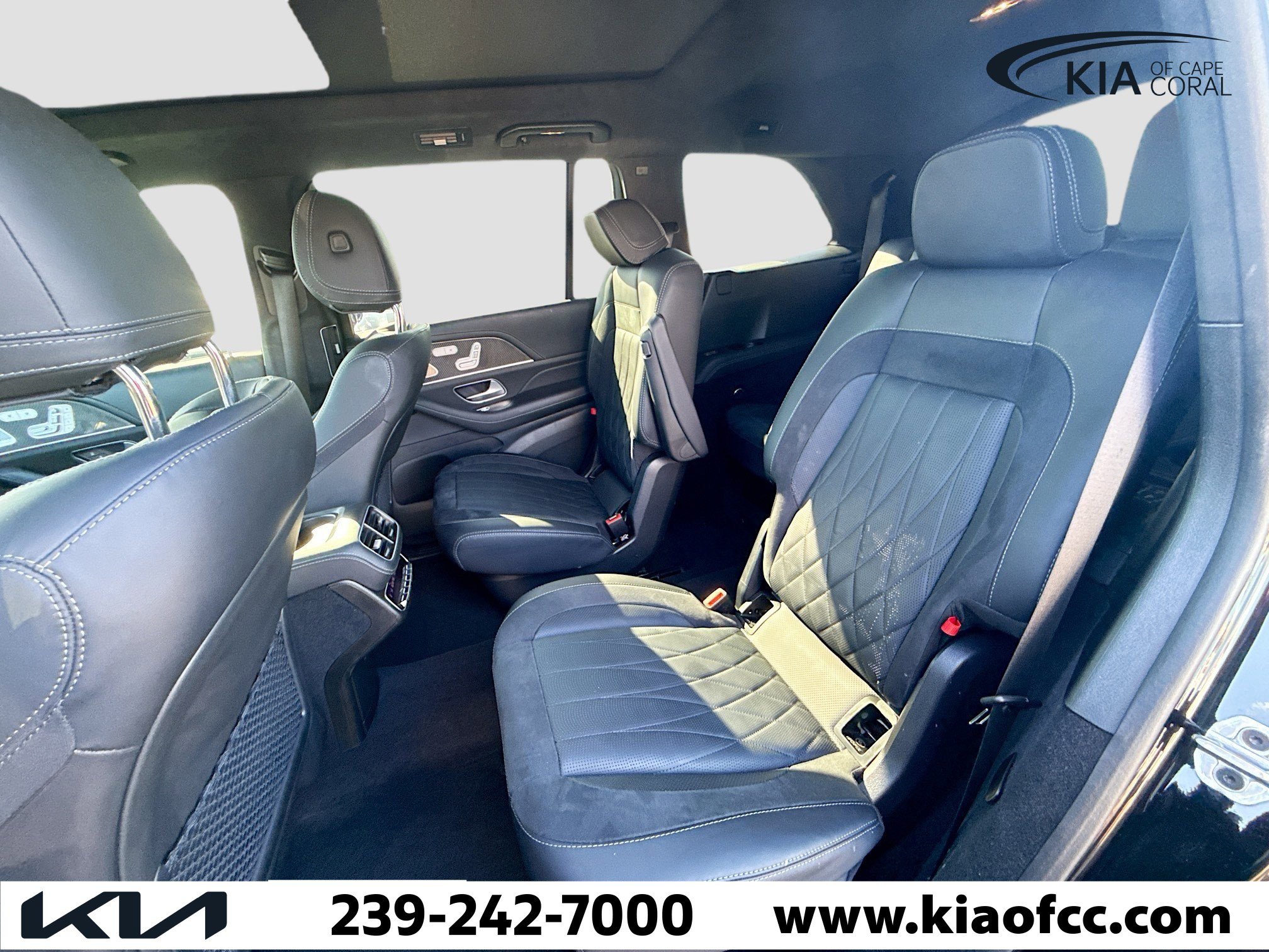 Used 2025 Mercedes-Benz GLS 63 AMG 4MATIC image 23