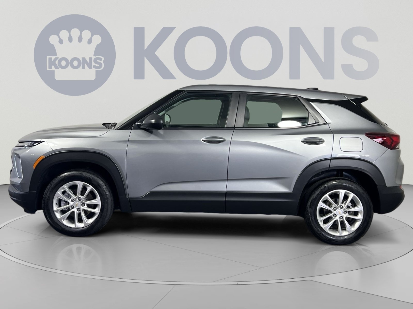 Used 2024 Chevrolet TrailBlazer LS AWD/4WD image 2