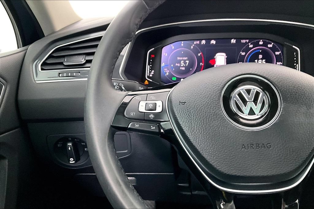 Used 2020 Volkswagen Tiguan SEL Premium R-Line AWD/4WD image 24