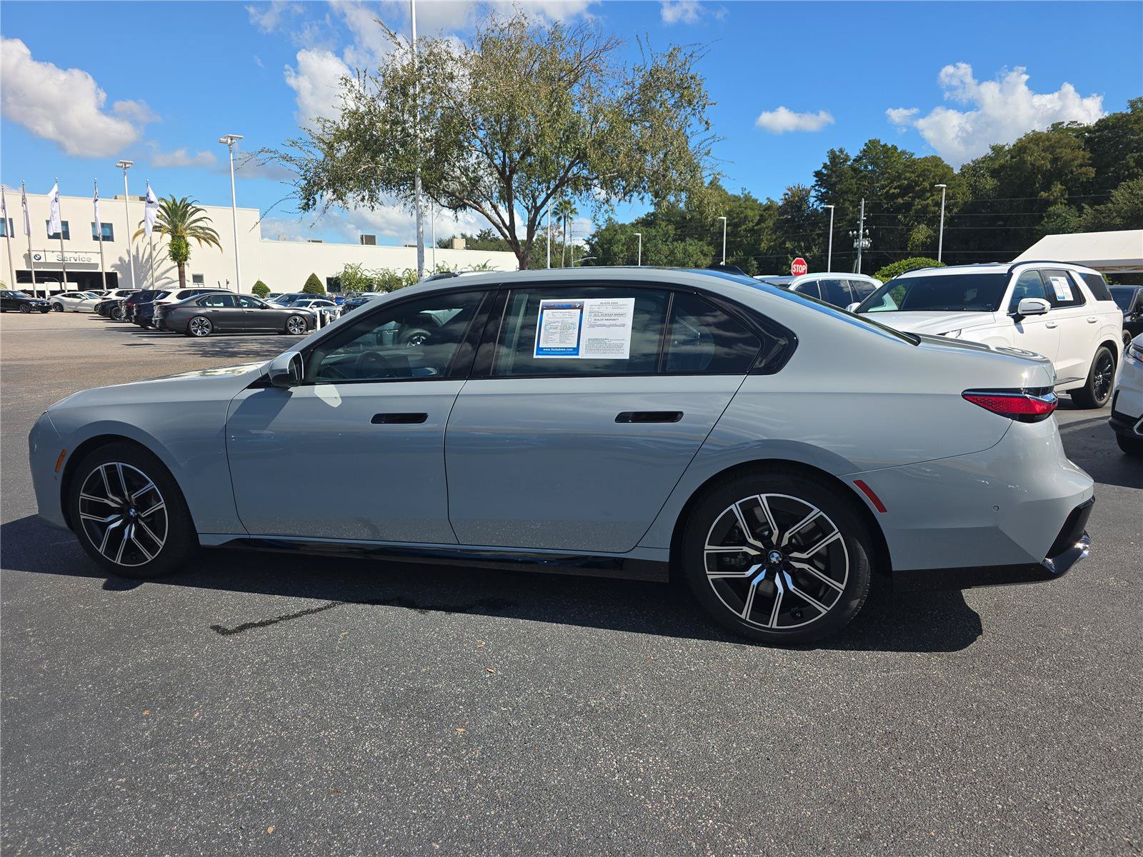 Used 2024 BMW 760i xDrive w/ Premium Package 2 AWD/4WD image 6