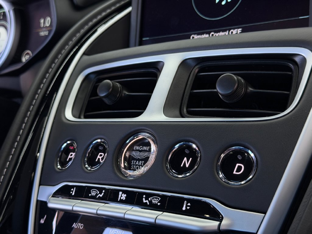 Used 2019 Aston Martin DB11 Coupe RWD image 21