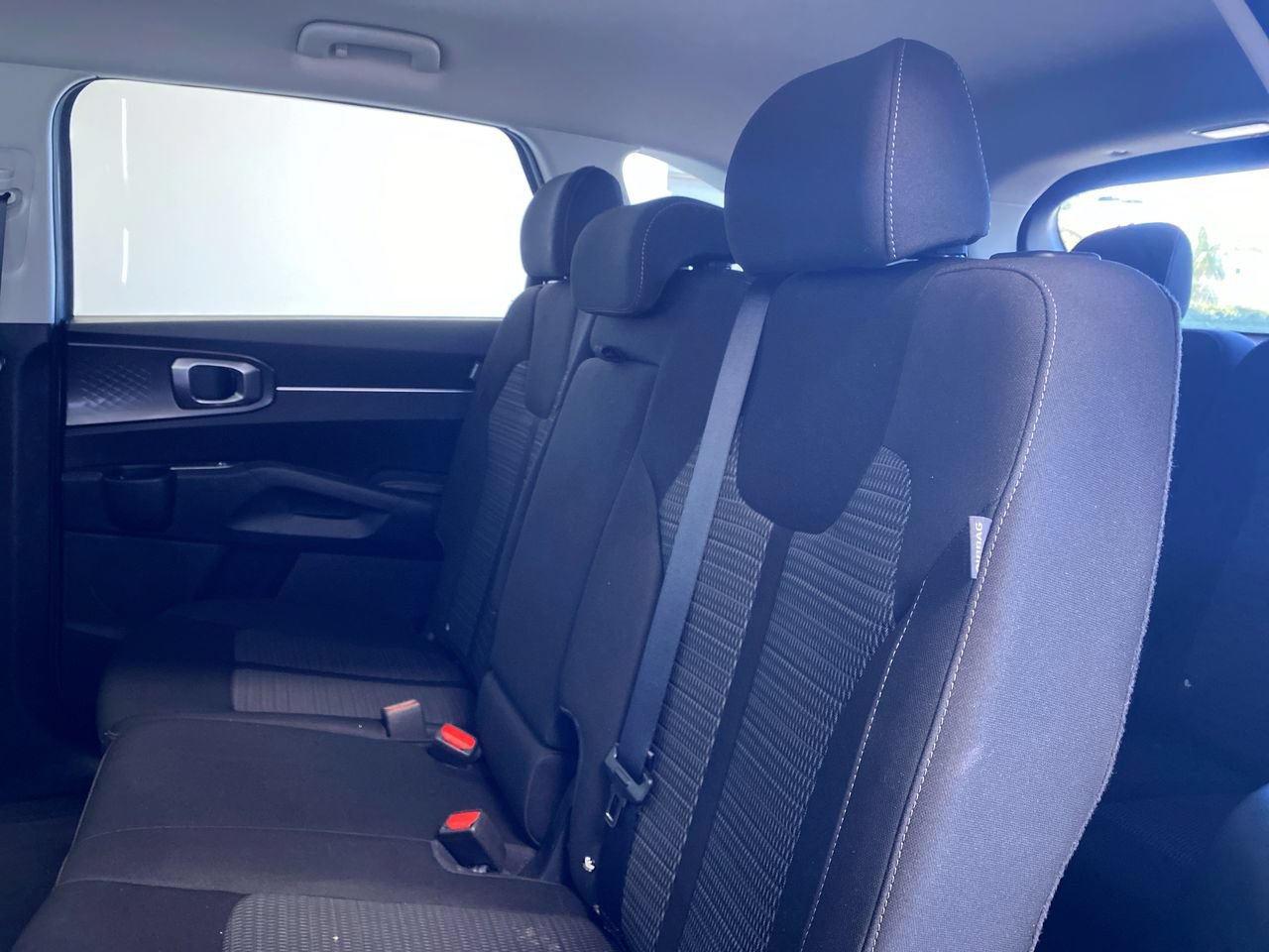 Certified 2024 Kia Sorento LX FWD image 33