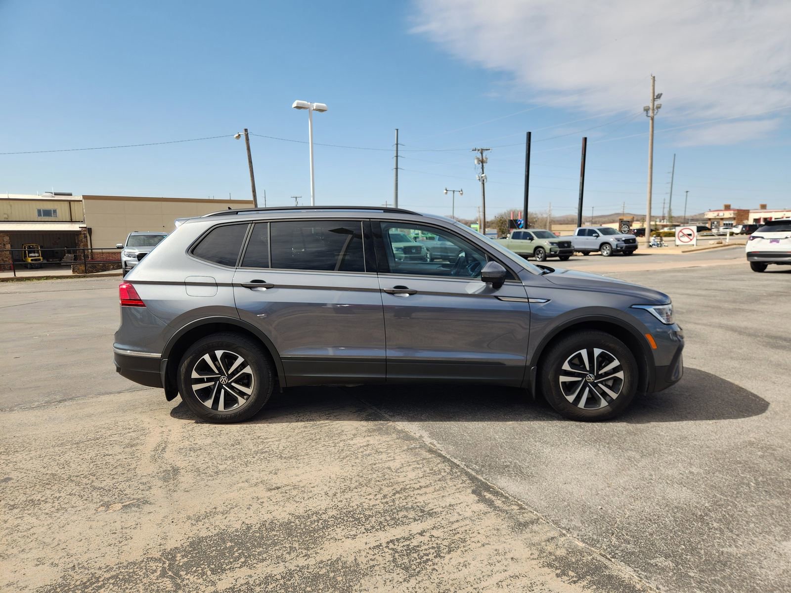 Used 2023 Volkswagen Tiguan S w/ Driver Assistance Package image 7