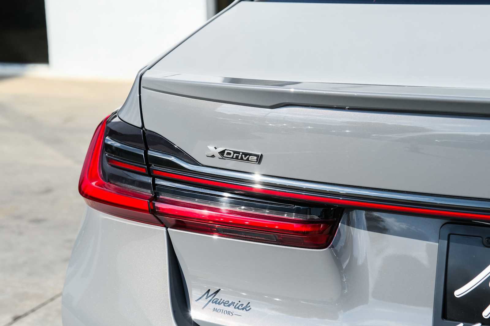 Used 2022 BMW M760i xDrive w/ Luxury Rear Seating Package AWD/4WD image 15
