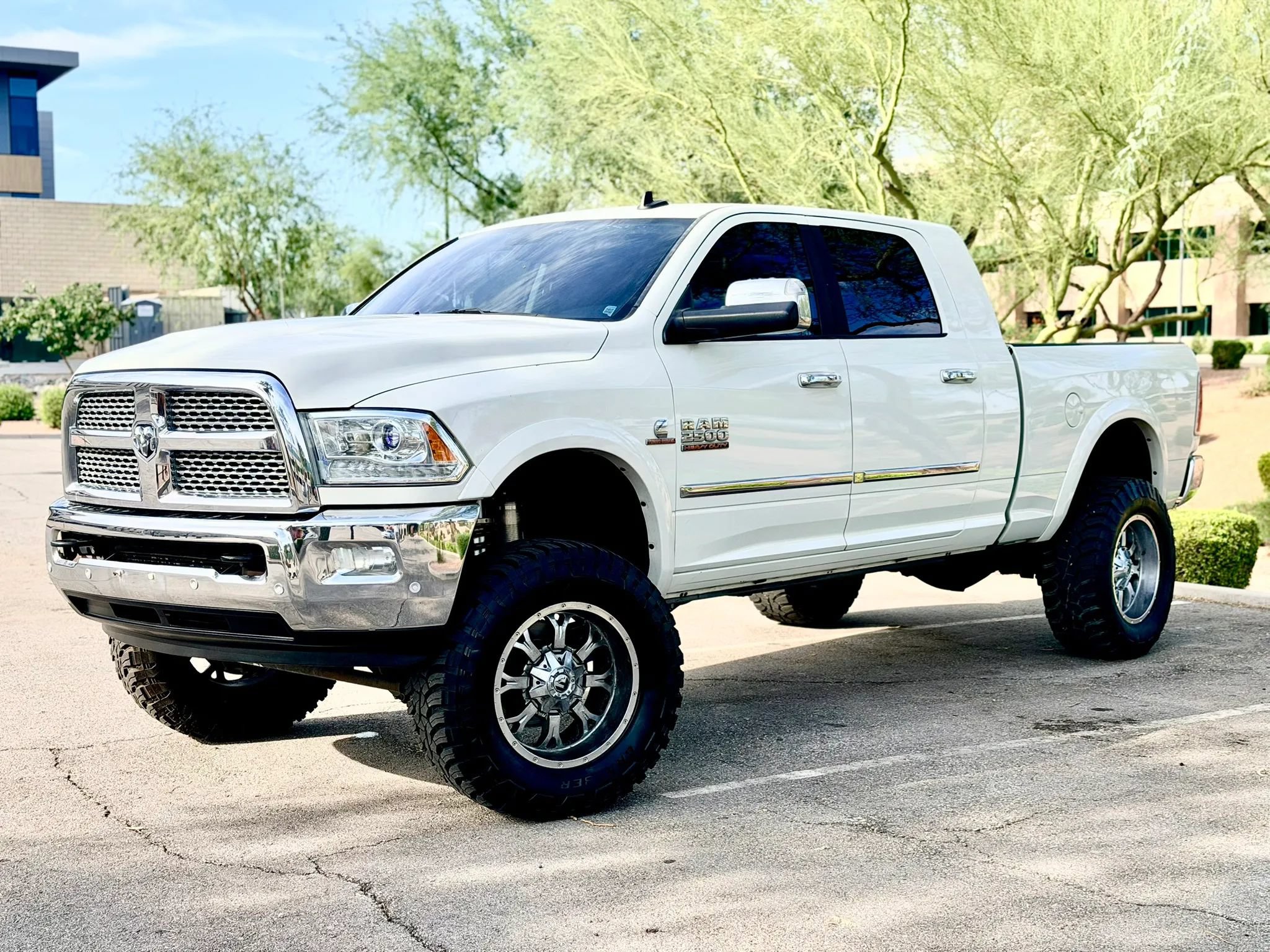 Used 2016 RAM 2500 Laramie AWD/4WD image 25