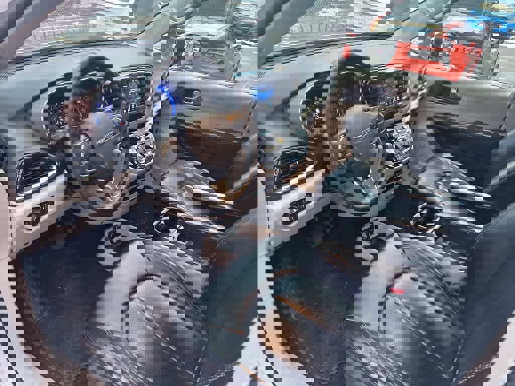 Used 2021 Chrysler Voyager Lxi image 30