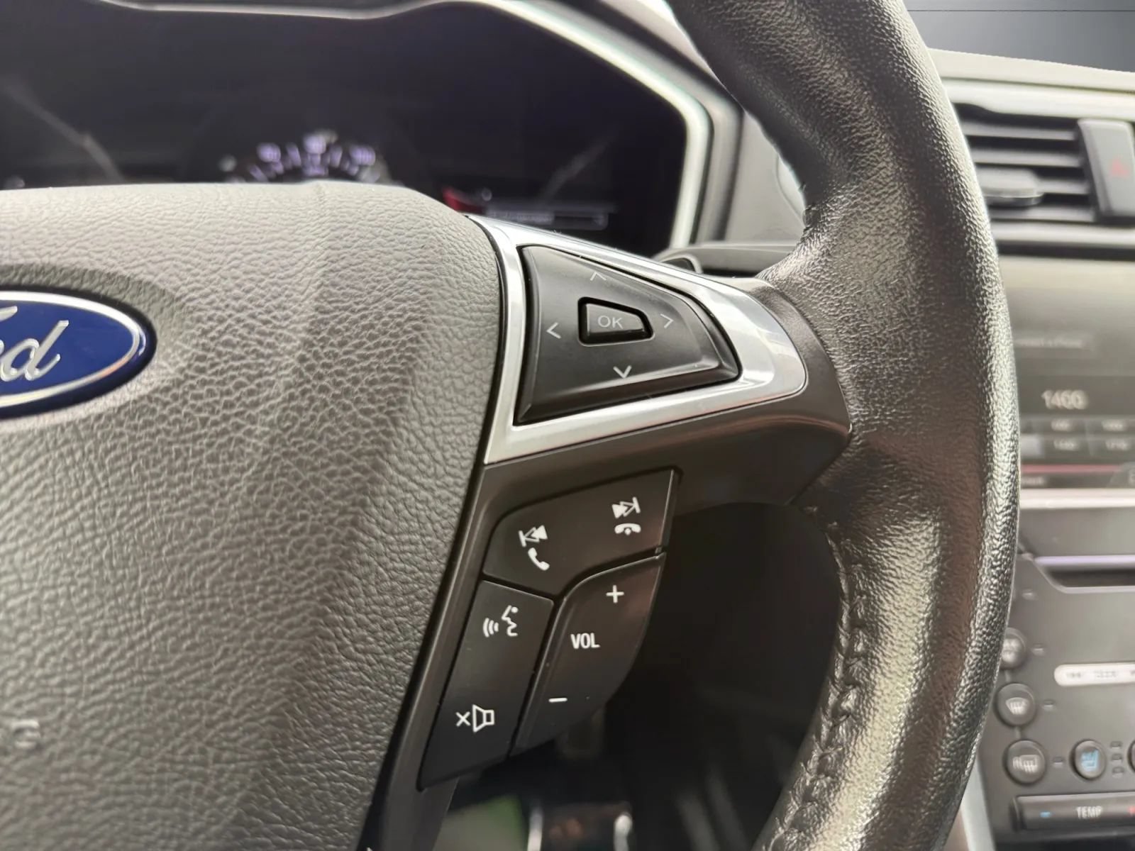 Used 2016 Ford Fusion Titanium FWD image 27