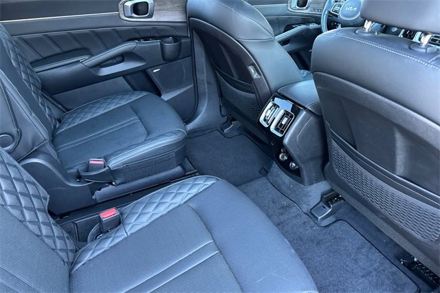 Used 2022 Kia Sorento SX Prestige image 19