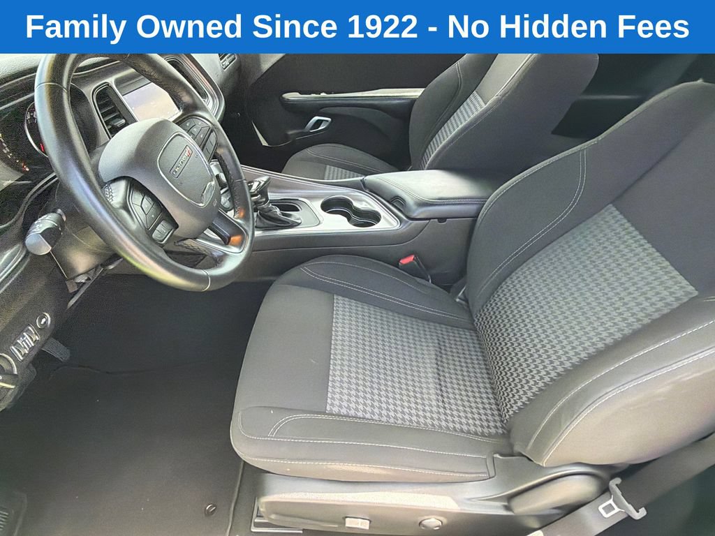Used 2023 Dodge Challenger SXT AWD/4WD image 9