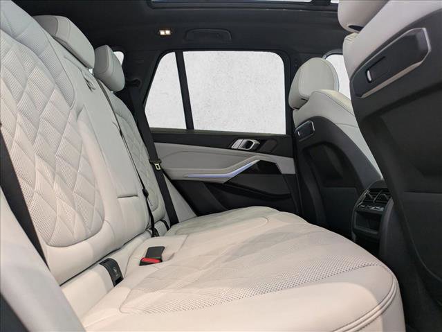 Used 2025 BMW X5 xDrive50e w/ M Sport Package image 26