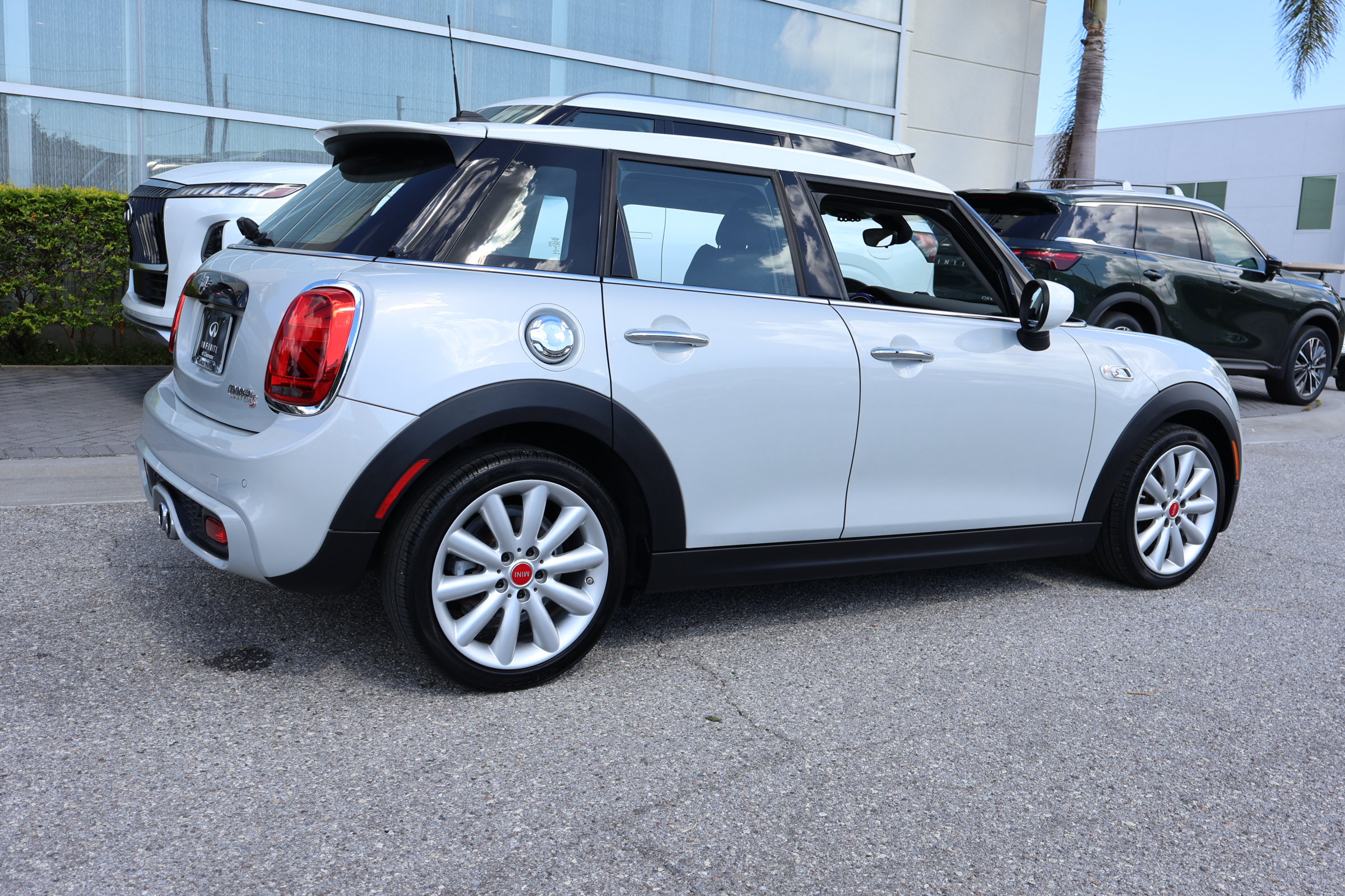 Used 2020 MINI Cooper S FWD image 9