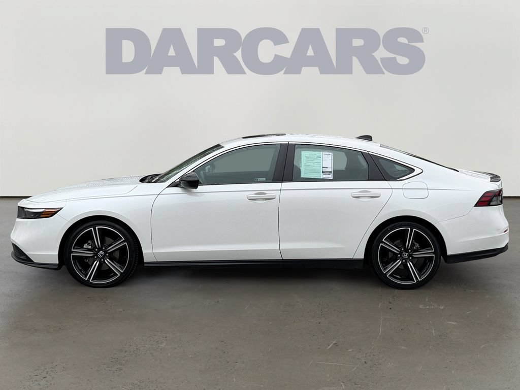 Used 2025 Honda Accord Sport image 4
