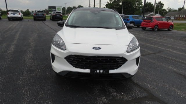 Certified 2022 Ford Escape SE w/ SE Sport Appearance Package image 11