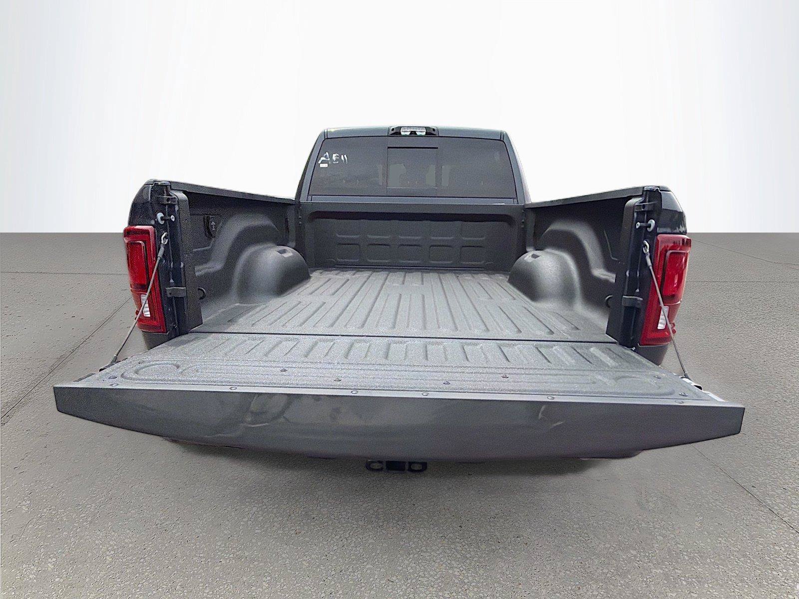 New 2026 RAM 2500 Laramie w/ Night Edition AWD/4WD image 12