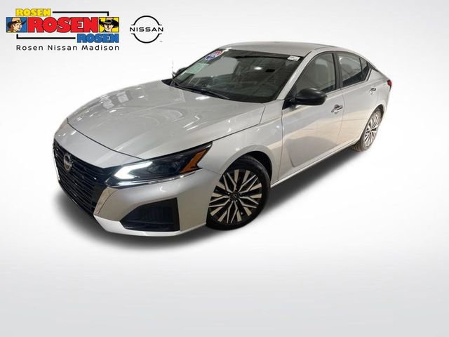 Used 2024 Nissan Altima 2.5 SV