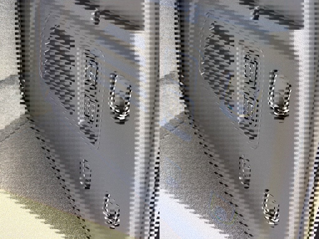 New 2026 Chevrolet Traverse High Country image 32