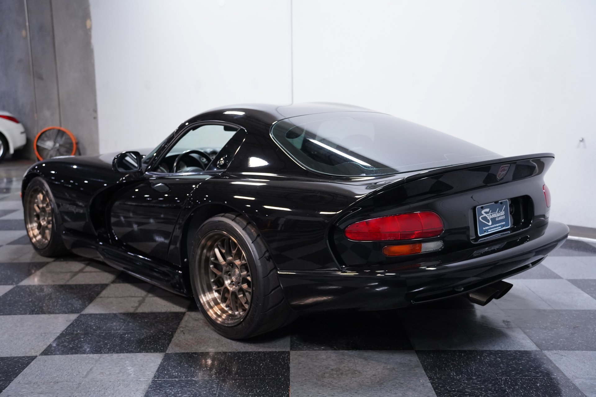 Used 2000 Dodge Viper GTS RWD image 7