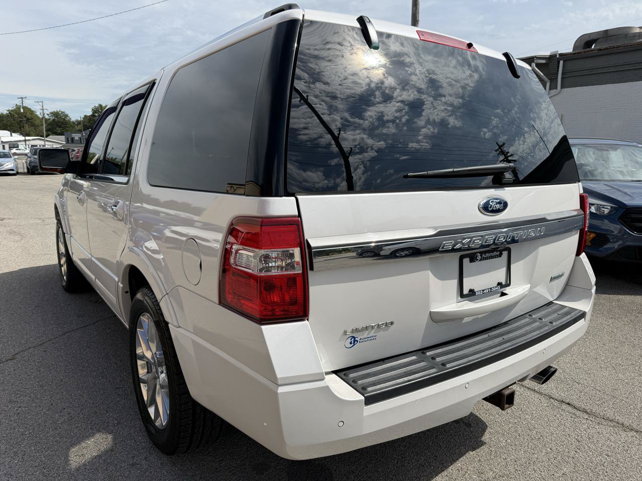 Used 2015 Ford Expedition Limited w/ Equipment Group 301A AWD/4WD image 7