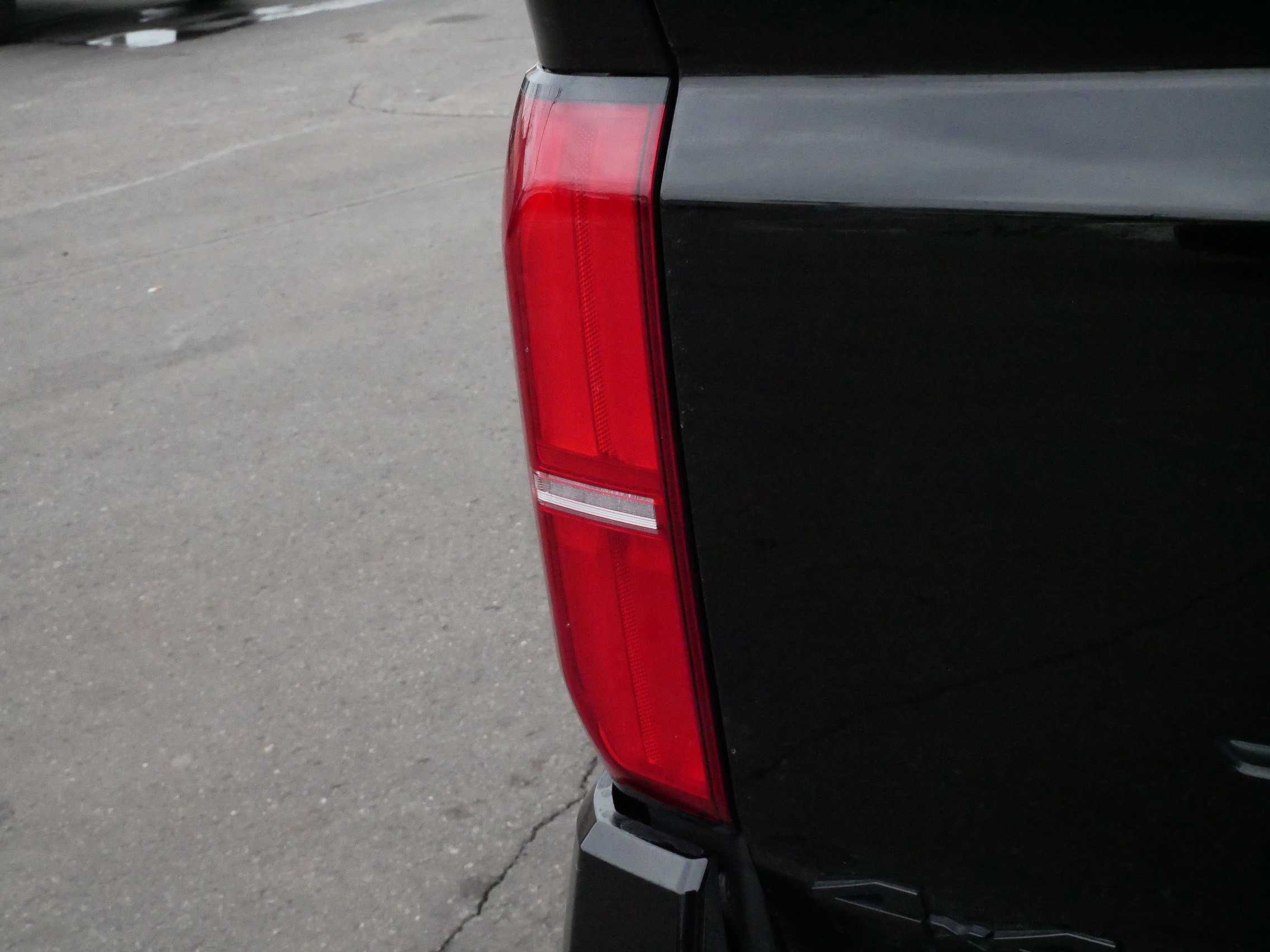 Used 2025 Toyota Tacoma TRD Sport w/ TRD Sport Upgrade Package image 18