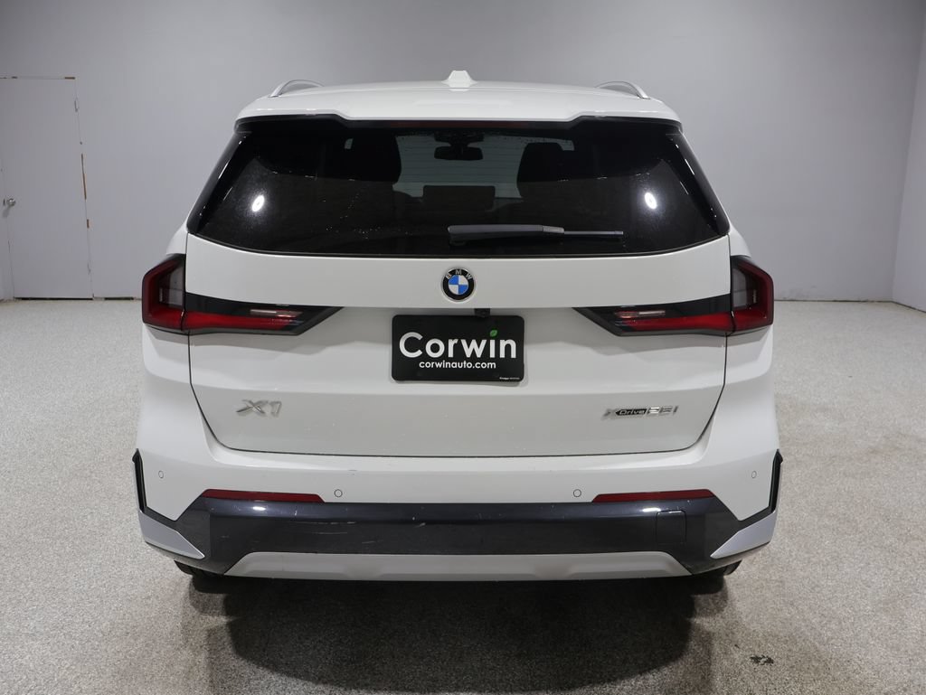 Used 2025 BMW X1 xDrive28i AWD/4WD video 3