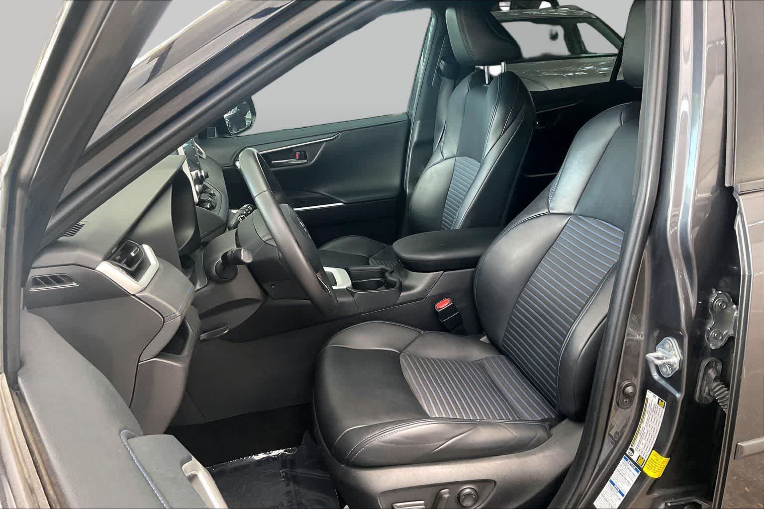 Used 2021 Toyota RAV4 XSE AWD/4WD image 8