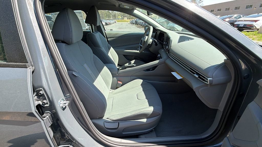 New 2026 Hyundai Elantra Sport FWD image 14