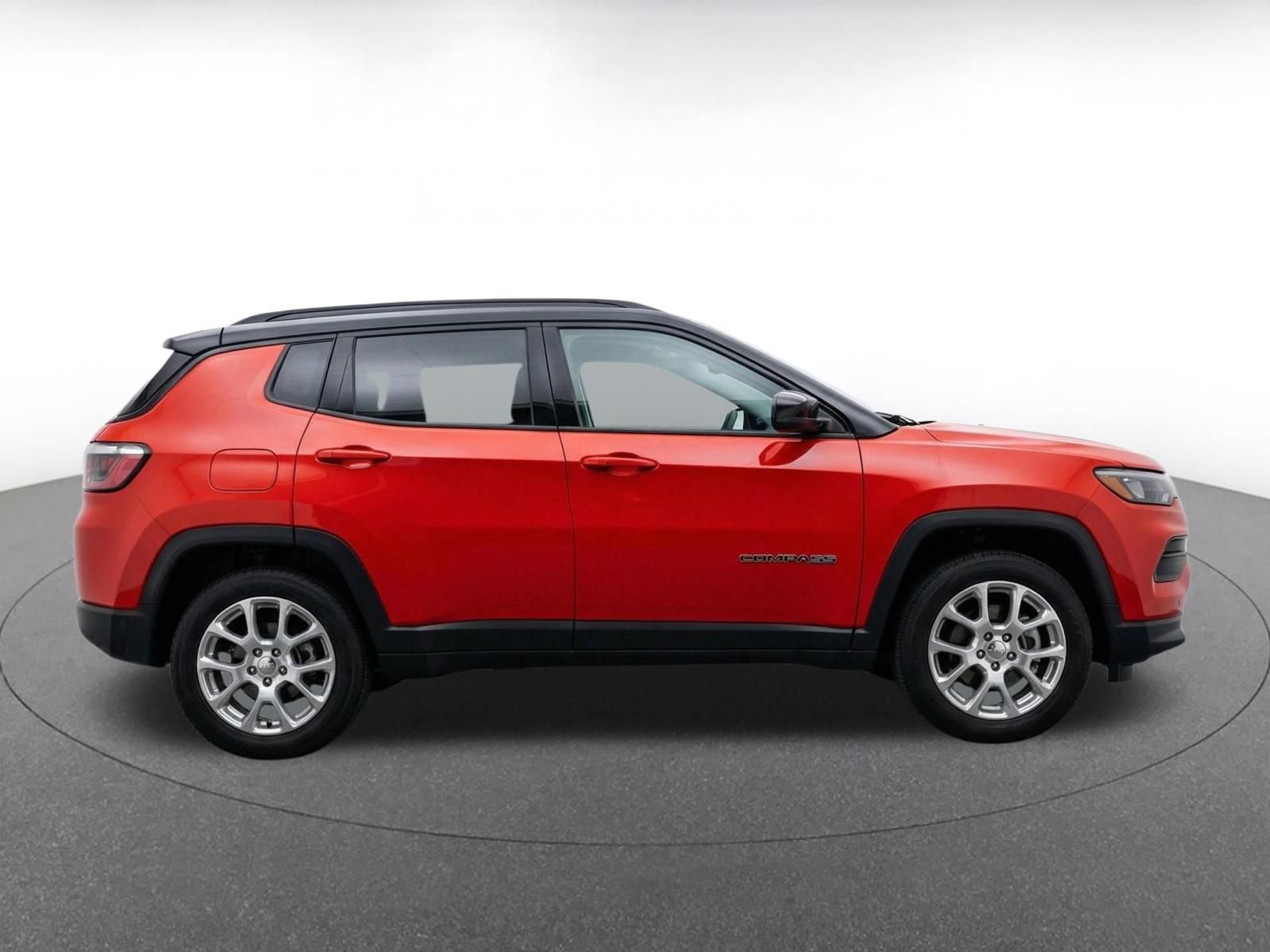 Used 2025 Jeep Compass Limited AWD/4WD image 14