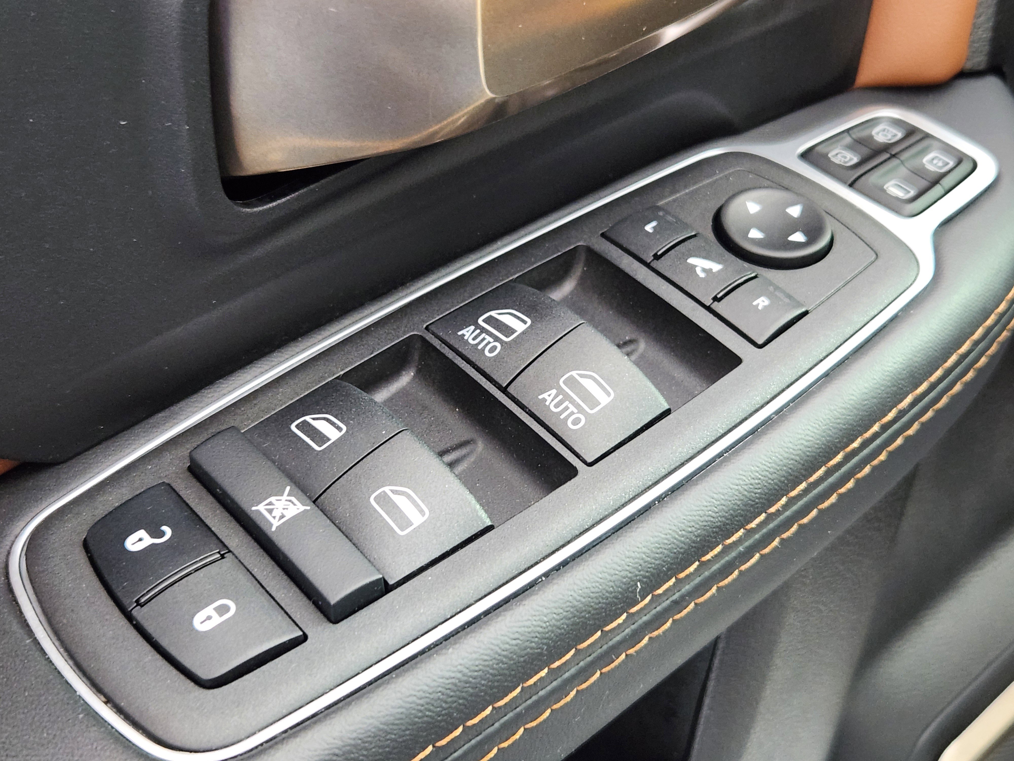 Used 2024 RAM 2500 Limited image 17