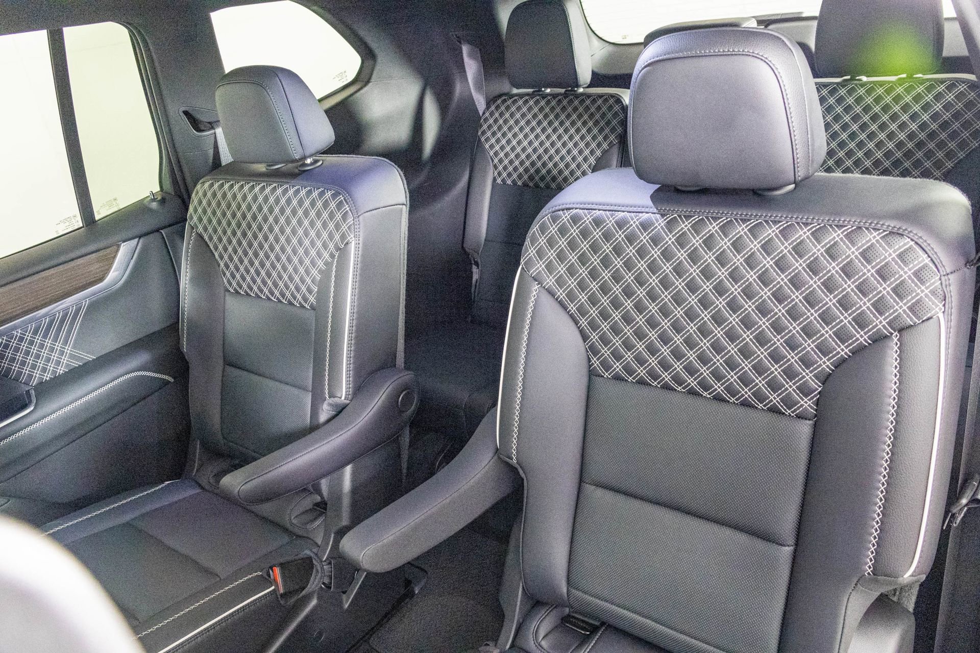 Used 2024 GMC Acadia Denali image 29