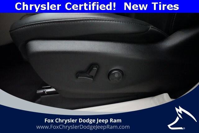 Certified 2024 Chrysler Pacifica Touring-L image 29