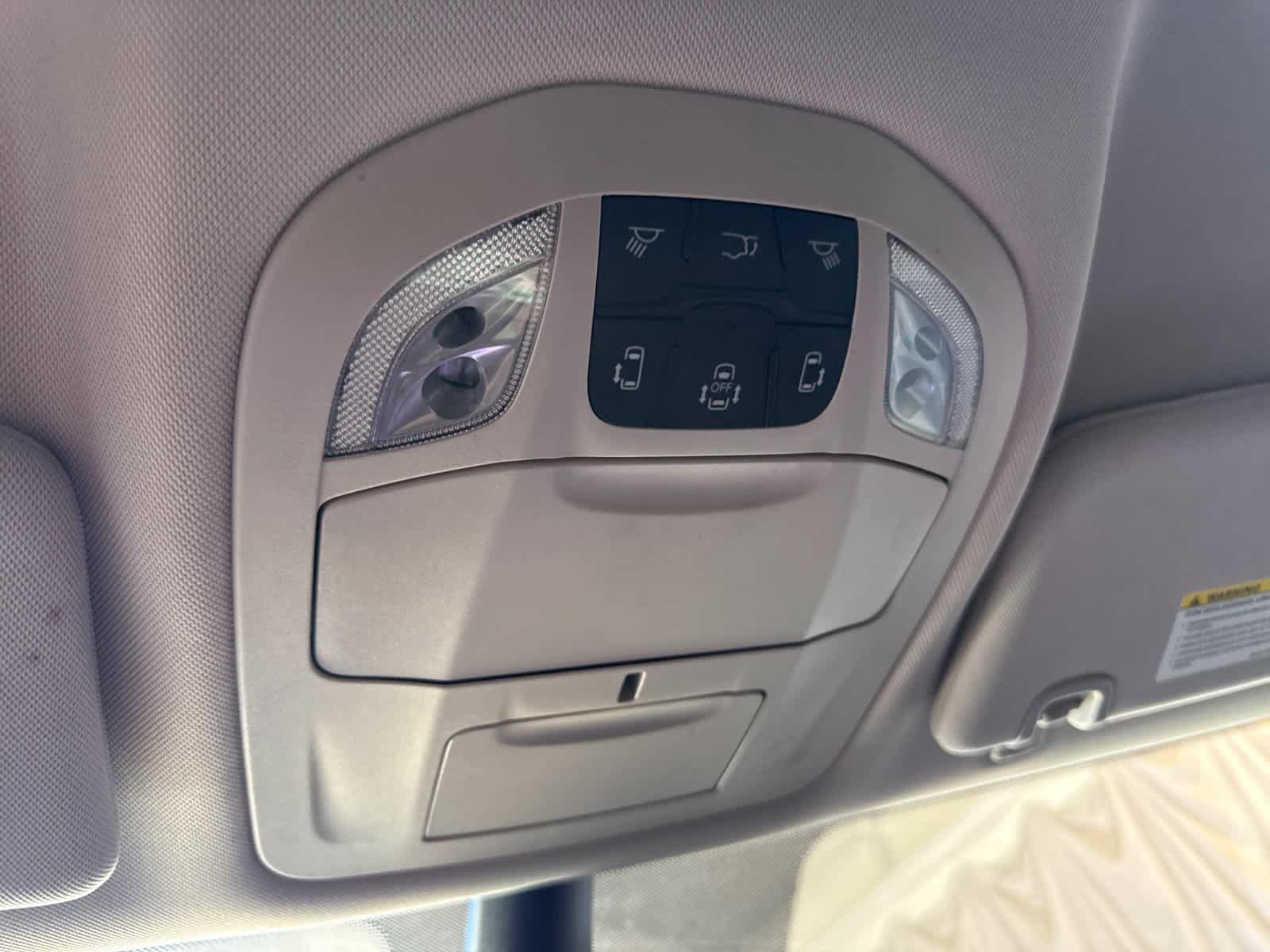 Used 2023 Chrysler Pacifica Touring-L FWD image 25