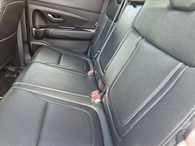 Used 2025 Hyundai Santa Cruz SEL FWD image 17