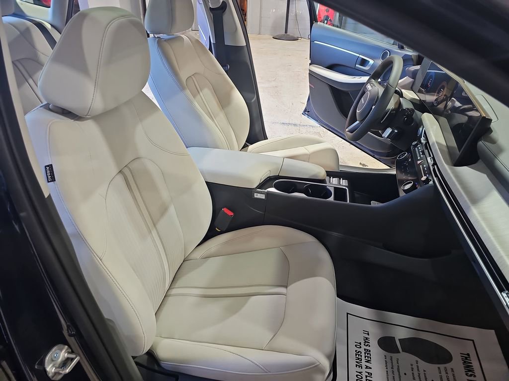 New 2026 Hyundai Sonata SEL FWD image 10
