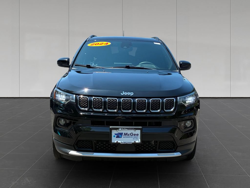 Used 2024 Jeep Compass Limited w/ Sun and Sound Group AWD/4WD image 8