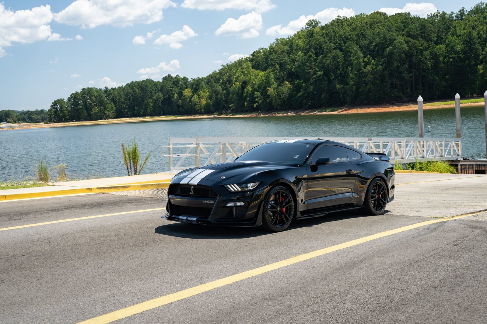 Used 2021 Ford Mustang Shelby GT500 w/ Technology Package RWD image 4